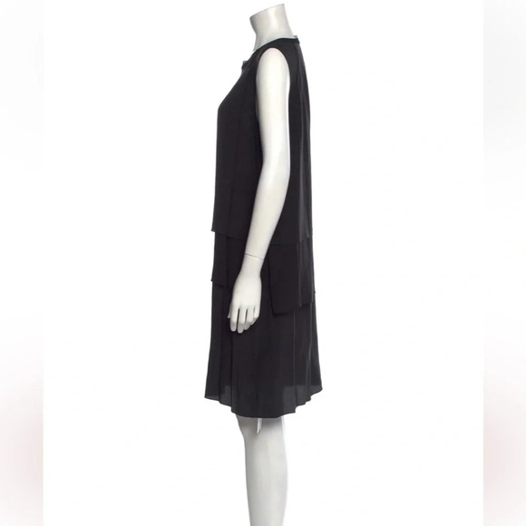 • Vince Silk Shift Dress
• Black
• Sleeveless with Crew Neck. Party office  wear - Picture 3 of 15